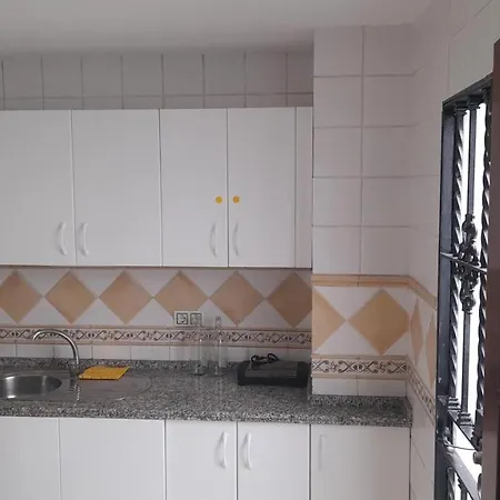 Casa Independiente En Nervion Junto A Parada Del Metro * Seville