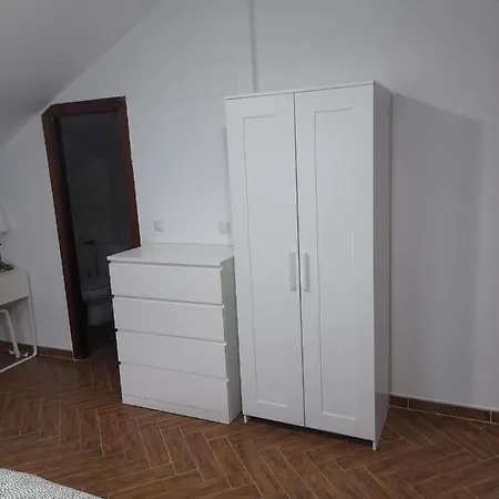 Casa Independiente En Nervion Junto A Parada Del Metro * Seville