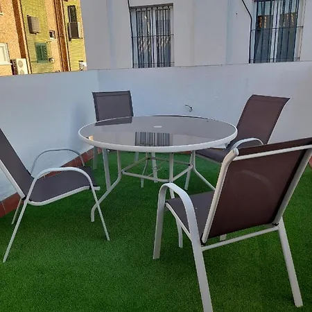 Сasa de vacaciones Casa Independiente En Nervion Junto A Parada Del Metro Sevilla