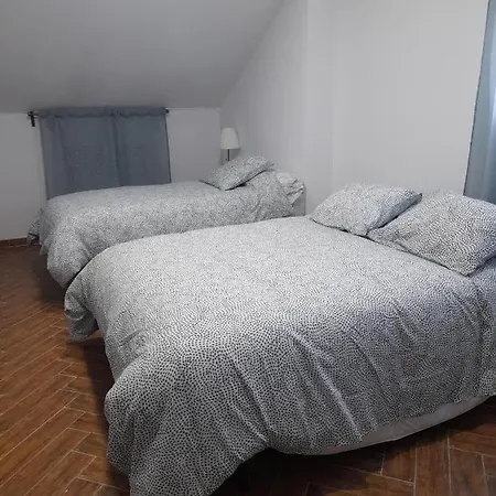Casa Independiente En Nervion Junto A Parada Del Metro Сasa de vacaciones Sevilla