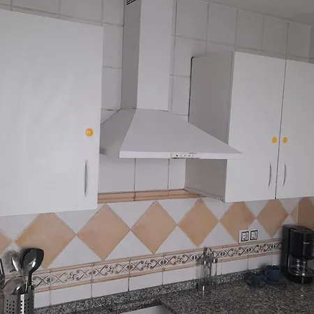 Casa Independiente En Nervion Junto A Parada Del Metro *